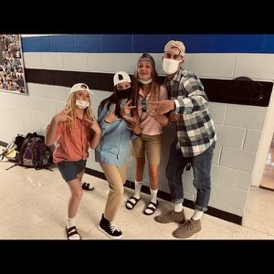 Meet your Posher, Olivia